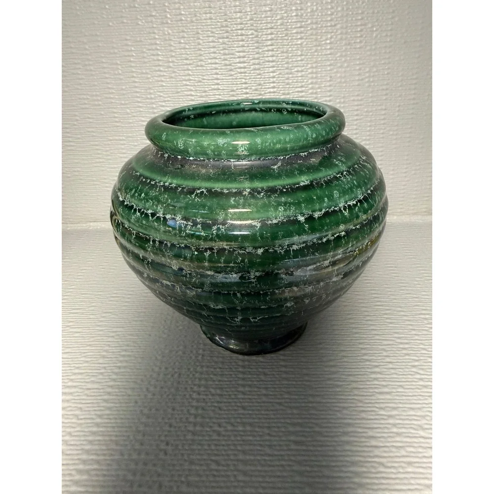 Hull Pottery 418 Urn Vase Vintage Emerald Green Ribbed Drip Glaze USA Ceramic